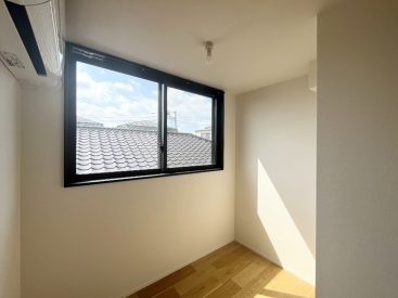 寝室スペースにちょうどいい2.8帖。