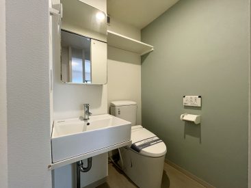 洗面とトイレが一緒の空間に。