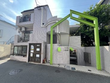 マンションは親しみのある穏やかな住宅街に。