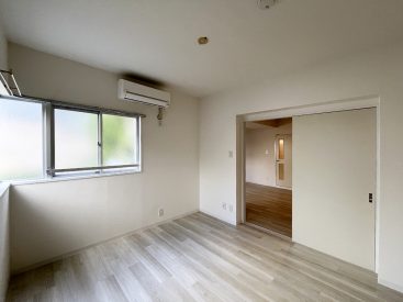 寝室スペース、約6帖。