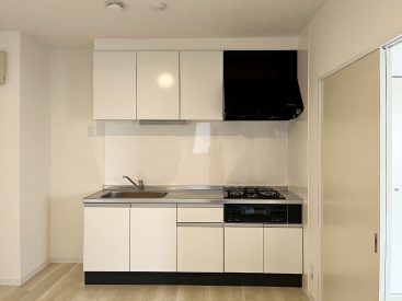 収納・調理スペース広々なキッチン。