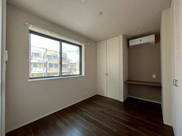 寝室は4.8帖。