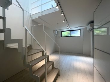 半地下のおかげで日差しがしっかりと入ります。