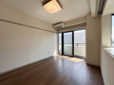 洋室は6帖。