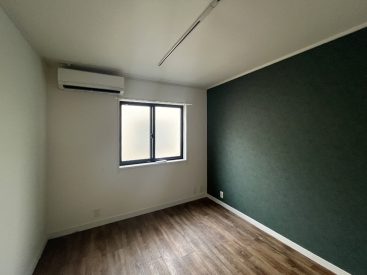 間取り図上の約6.23帖。こちらは他の部屋に比べて日差しが控えめ。