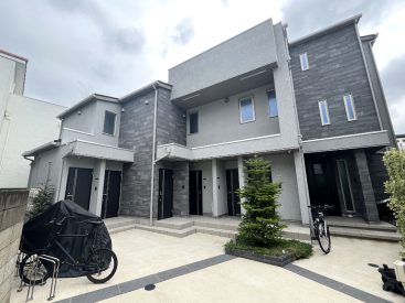 2023年築のアパート、1階の角部屋がうれしい一室。