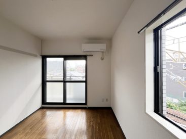 どのお部屋からも電車が見えます。