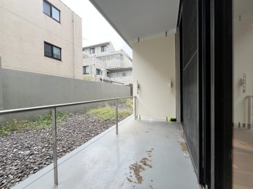 植物やアウトドアのアイテムでぜひ飾り付けて。