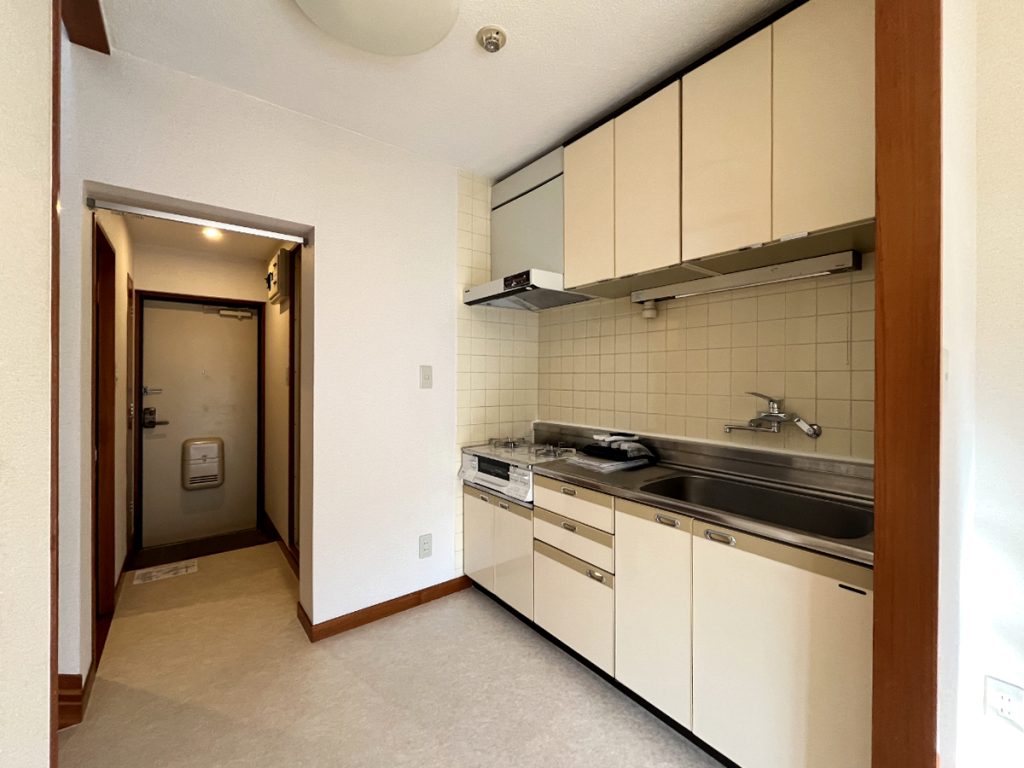 キッチンとダイニングはオープンに繋がって。 キッチンとダイニングはオープンに繋がって。