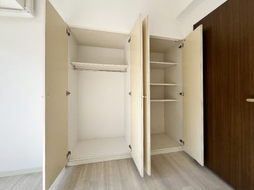 収納は5.4帖にひとつ。