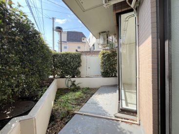 庭のようなバルコニー。