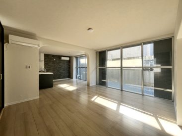 南側には窓がずらりと。