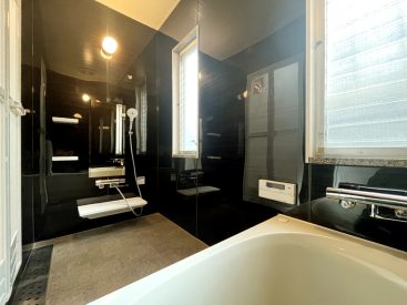 家族数人でも入れる浴室。