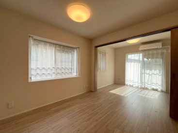 角部屋でLDK部分にも窓があります。