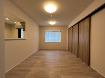 LDKと洋室の仕切り扉を閉めてみました。