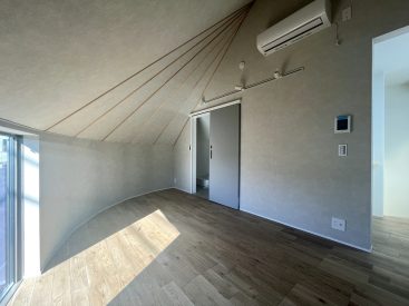 寝室のほか、浴室・洗面洗濯もここに。