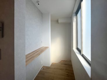 3階、階段あがったところにあるカウンタースペース。