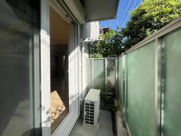 温かい日差しと風の入るバルコニー。