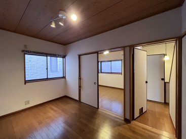 奥は5.3帖と4.5帖が引き戸で区切られます。5.3帖にはエアコンなし。