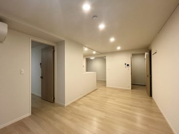 LDKは約14帖。ダイニングやソファを置いた集う場所に。