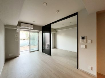 リビングダイニングと寝室が分けられるつくり。