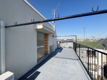 大きな大きなベランダ。贅沢な広さです。