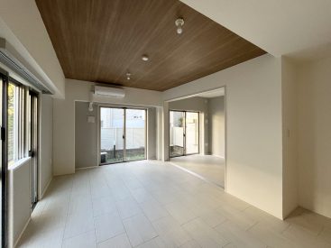 メインのリビングダイニング。