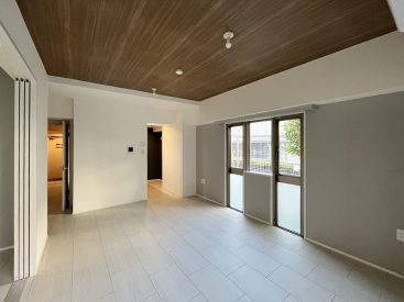 1階ではありますが、窓が多く。優しい日差しが入ります。