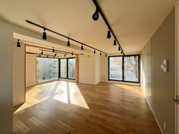 LDKに差し込む日差し。