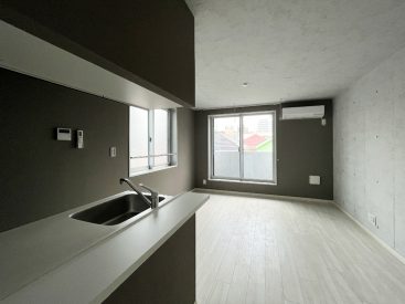 落ち着いた雰囲気のリビングです。