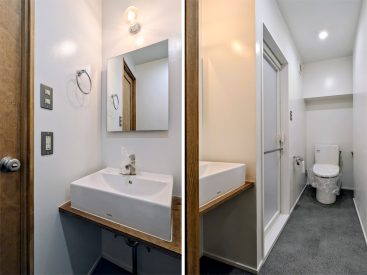 リノベ済みで水まわりも新品。