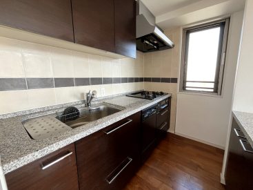 キッチンはリビングの一角に。