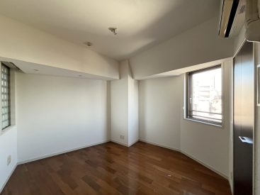 6.7帖は寝室や収納の場所に。