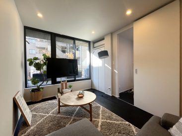 真新しい新築1LDKの一室。