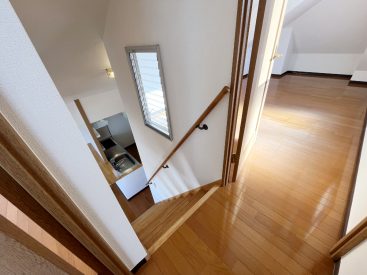 ロフトから階段を見た様子。