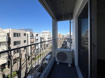 6.1帖側のバルコニー。