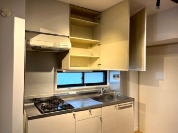 収納多めのキッチン。