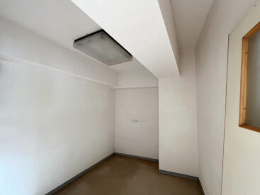 キッチン横にある納戸。