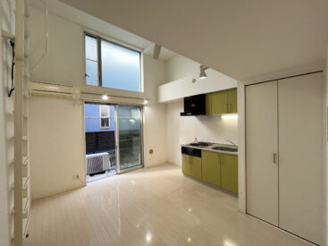 メインの8.5帖。キッチンとダイニングに。