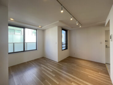 リビングは北向きですが、窓が多くて安定した光がそそぎます。