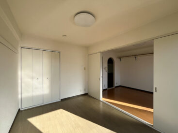 ダイニングとは、スライドドアで仕切ることも。