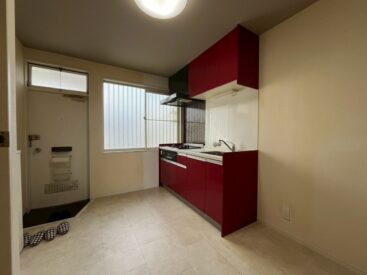 ダイニングもけっこうゆったり。