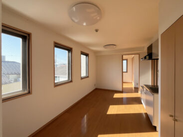 広さ8.4帖のダイニングキッチン。