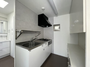 使い勝手のいい、対面式のキッチン。