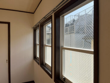 南と西からの日差しが入ります。