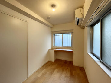 窓ふたつにエアコンと、快適に過ごせそう。