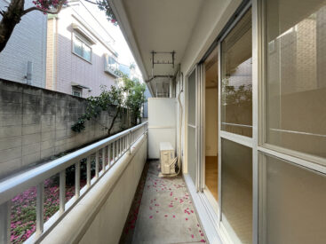 広めがうれしいバルコニー。