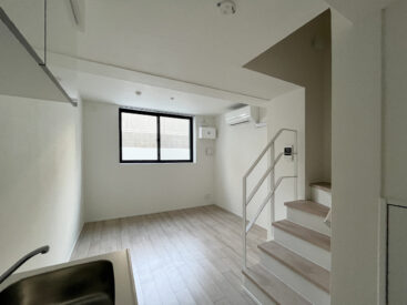 真新しい1LDkの一室。