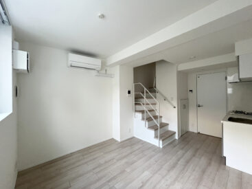 下階の8.2帖。ダイニングによさそう。