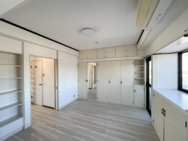 3階6帖のお部屋。寝室や服収納などの一室に。